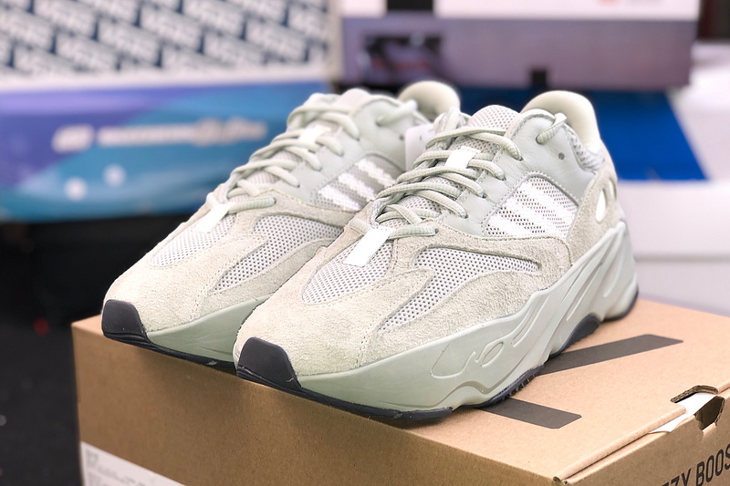 Supermax Yeezy Boost 700 Salt